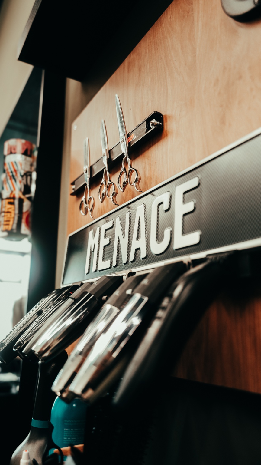Barbertools voor knippen, fades en baard trimmen bij Menace Barbershop